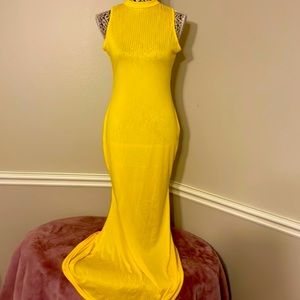 Gorgeous yellow stretchy dress